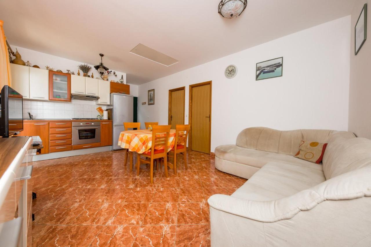 Mare&Karlo Apartment Mali Drvenik Exterior photo